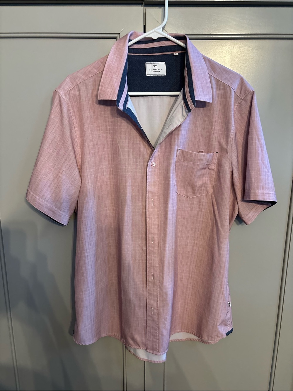 7 Diamonds men's short-sleeve performance button-down shirt. XL